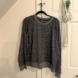 EUC Victoria’s Secret Pullover